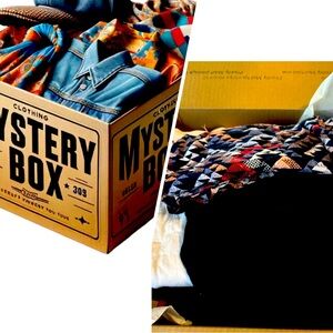 MYSTERY BOX WOMENS SIZE S CLOTHING 7 Pc BUNDLE FOR RESALE Or SELF MB29 5 Lb Box